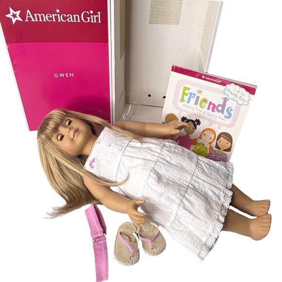 American Girl Gwen Doll Meet Outfit Headband Hair Tie Book Sonali's Friend Box - Picture 7 of 12
